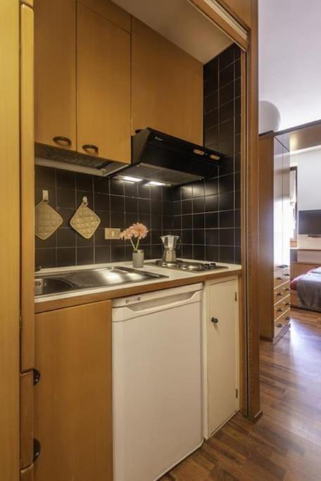 Osti 3 Beautifully Furnished Apartment มิลาน ภายนอก รูปภาพ